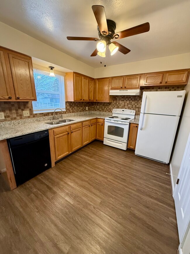 Building Photo - 3519 Cleveland Ave