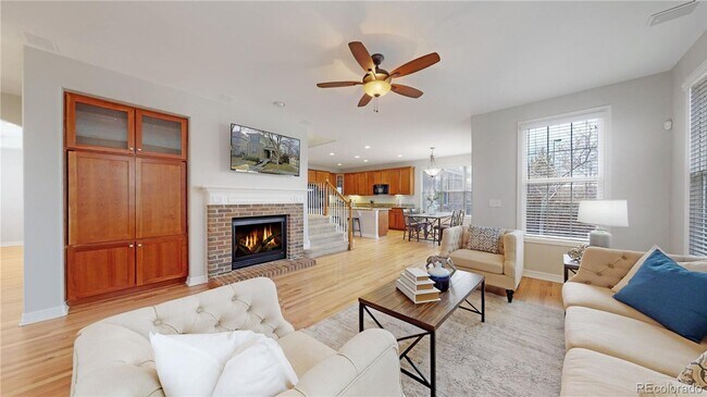 Building Photo - Wow! 4 bedroom plus office in Lowry!
