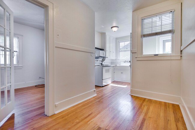 Building Photo - 1108 N 9th St