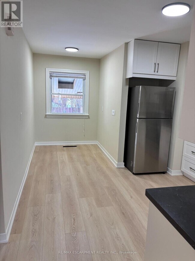 Photo du bâtiment - 98 Brady St