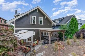 Building Photo - 605 20th Ave