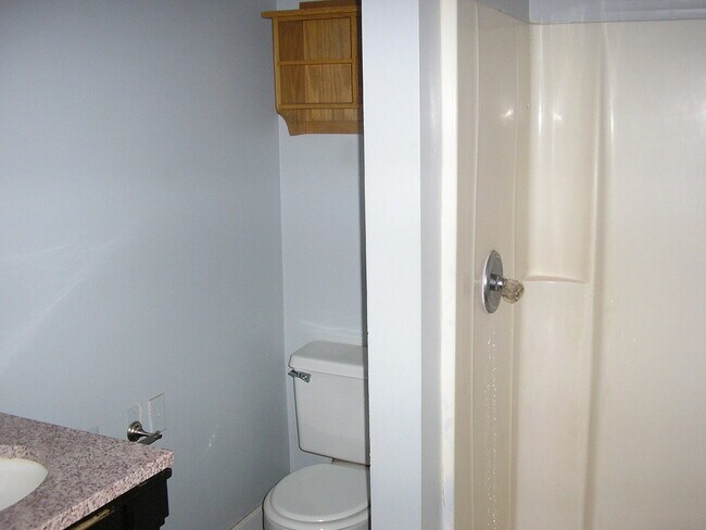 Foto del edificio - 857 E 11th Ave