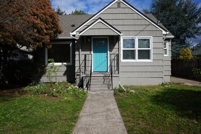 Foto del edificio - SE Portland 3-bedroom remodeled Bungalow