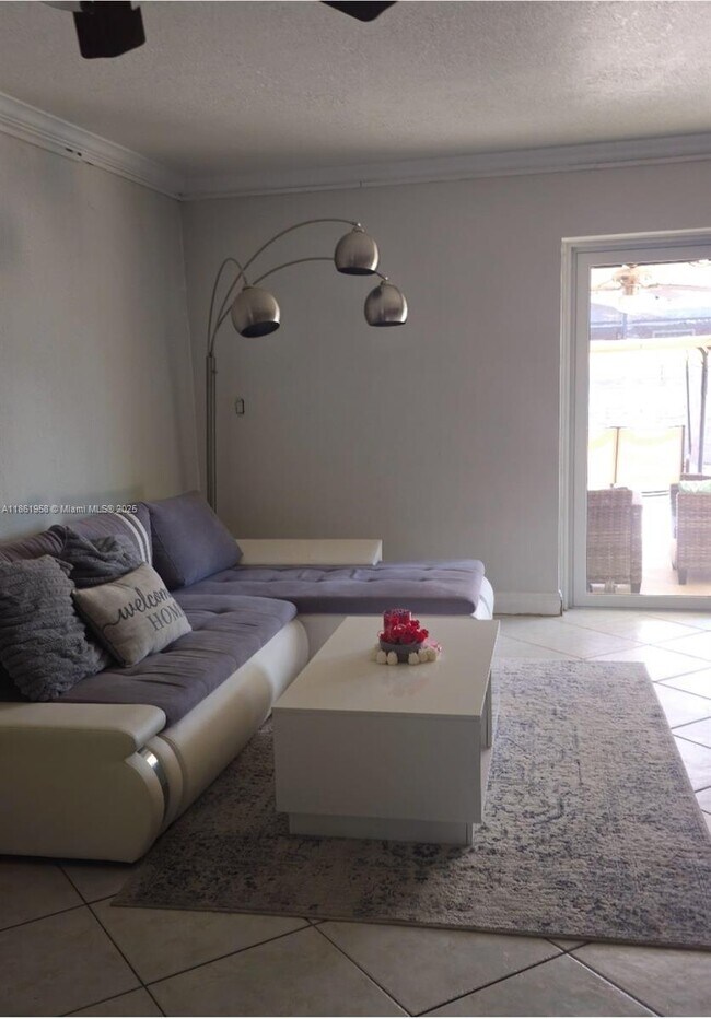 Foto del edificio - 2294 NW 63rd Ave