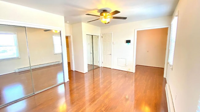 Building Photo - 304 Elsmere St
