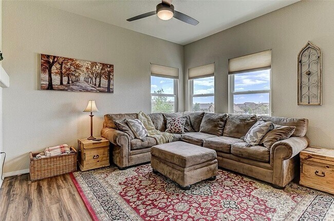 Foto del edificio - Back to school MOVE IN SPECIAL $250.00 OFF...
