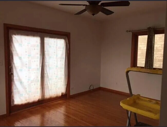 Foto del edificio - 1322 W 31st Pl