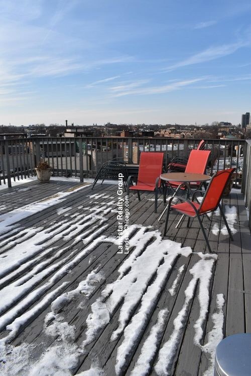 Primary Photo - 1940 N Lincoln Ave