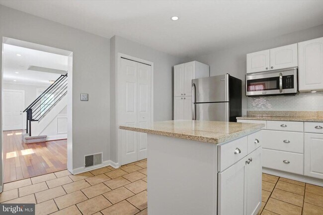 Foto del edificio - 54 Jefferson Ave