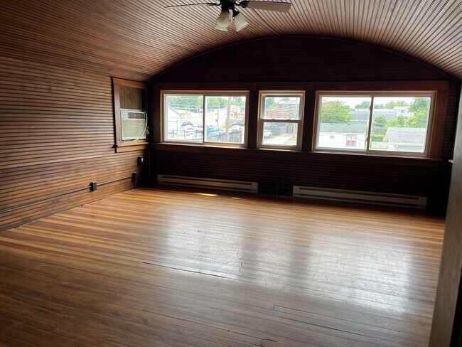 Building Photo - 515 W. Vine St. Apt C
