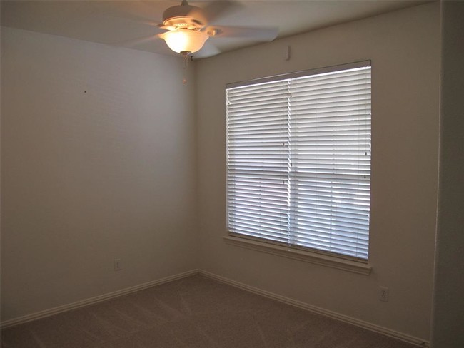 Building Photo - 1401 Stone Mountain Pkwy