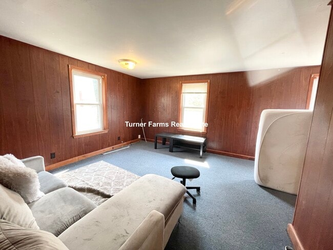 Building Photo - 99 Buttonwood St