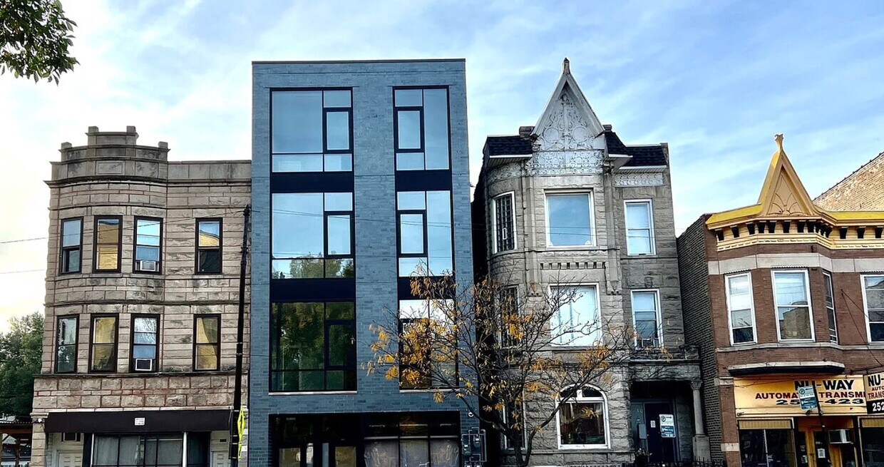 Foto principal - 1028 N California Ave