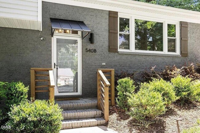 Foto del edificio - 5408 Farley Dr