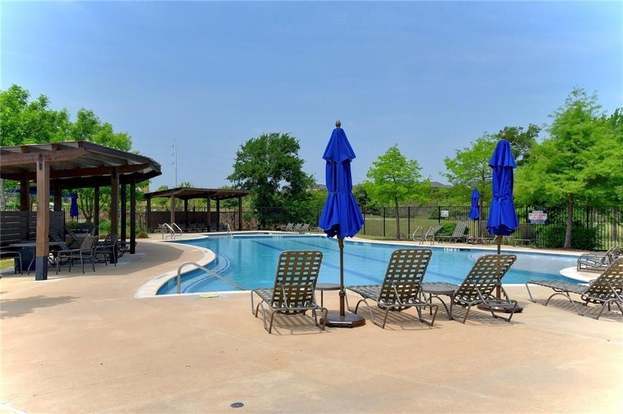 Foto del edificio - 1265 Summerbrooke Cir