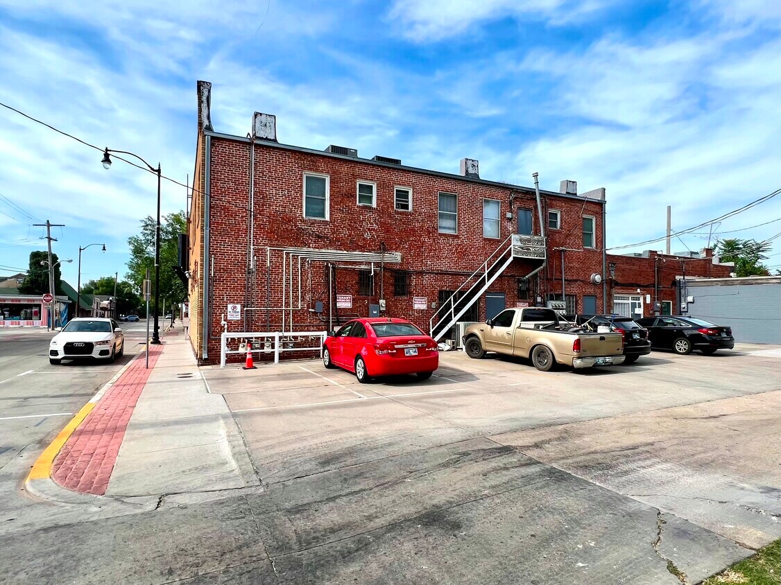 Foto del edificio - White Street Apartments on Campus Corner