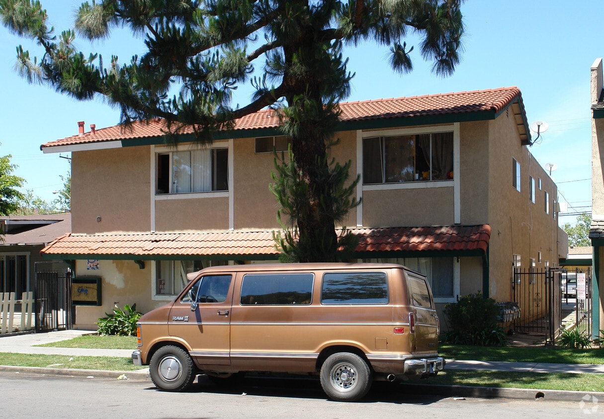 Foto del edificio - 409 E Pine St