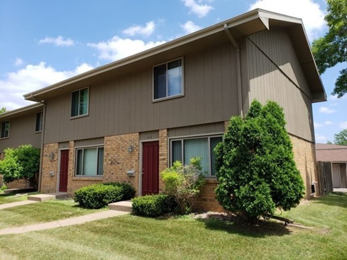 928928 W MacArthur Ave Unit 928, Eau Claire, WI 54701 Room for Rent