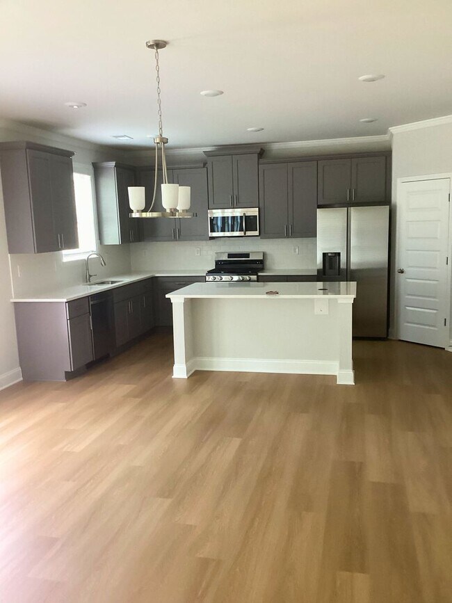 Building Photo - 4 BEDROOM SINGLE FAMILY HOME IN BRASELTON!