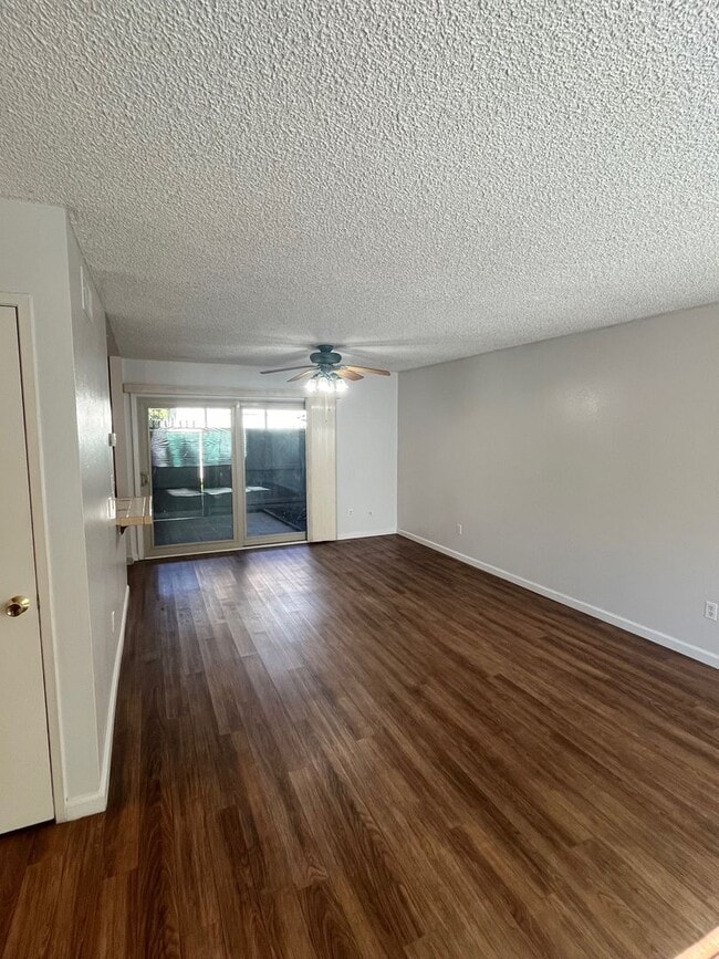 Building Photo - 3 bedroom 1.5 bathroom condo in Rincon Val...