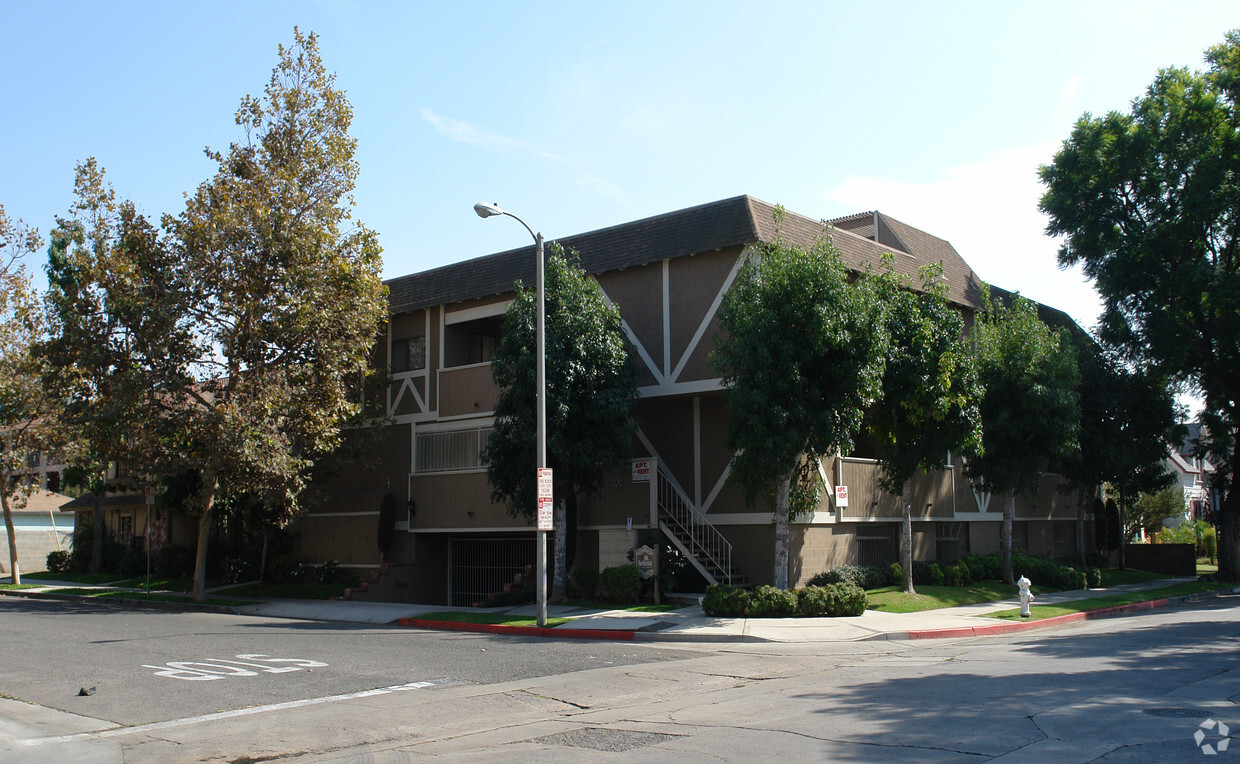 Primary Photo - St. Helena Apartments