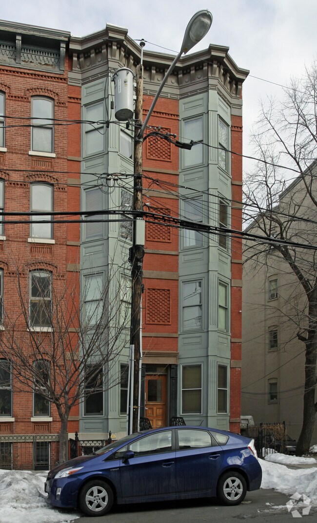 Primary Photo - 126 Bright St