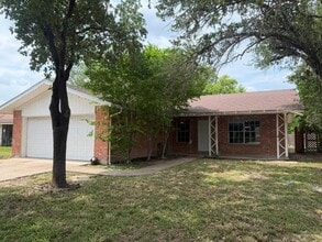 Building Photo - 501 E Hibiscus Ave