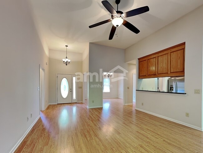 Building Photo - 103 High Ridge Dr S