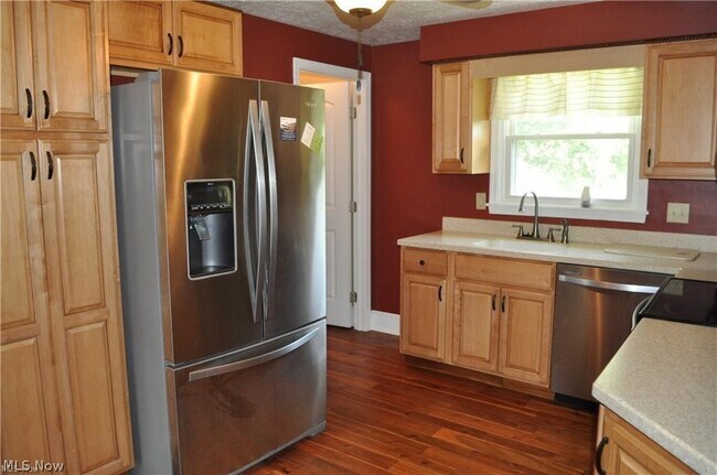 Foto del edificio - 7615 Stuhldreher St NW