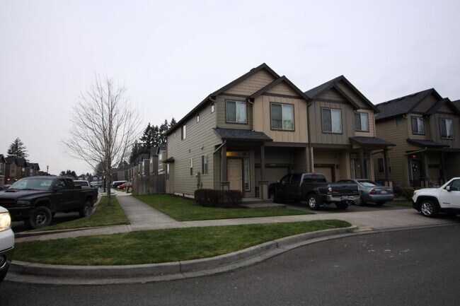 Building Photo - 13100 NE 26th St.