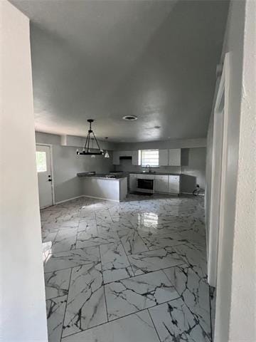 Foto del edificio - 665 Cedarcliff Dr