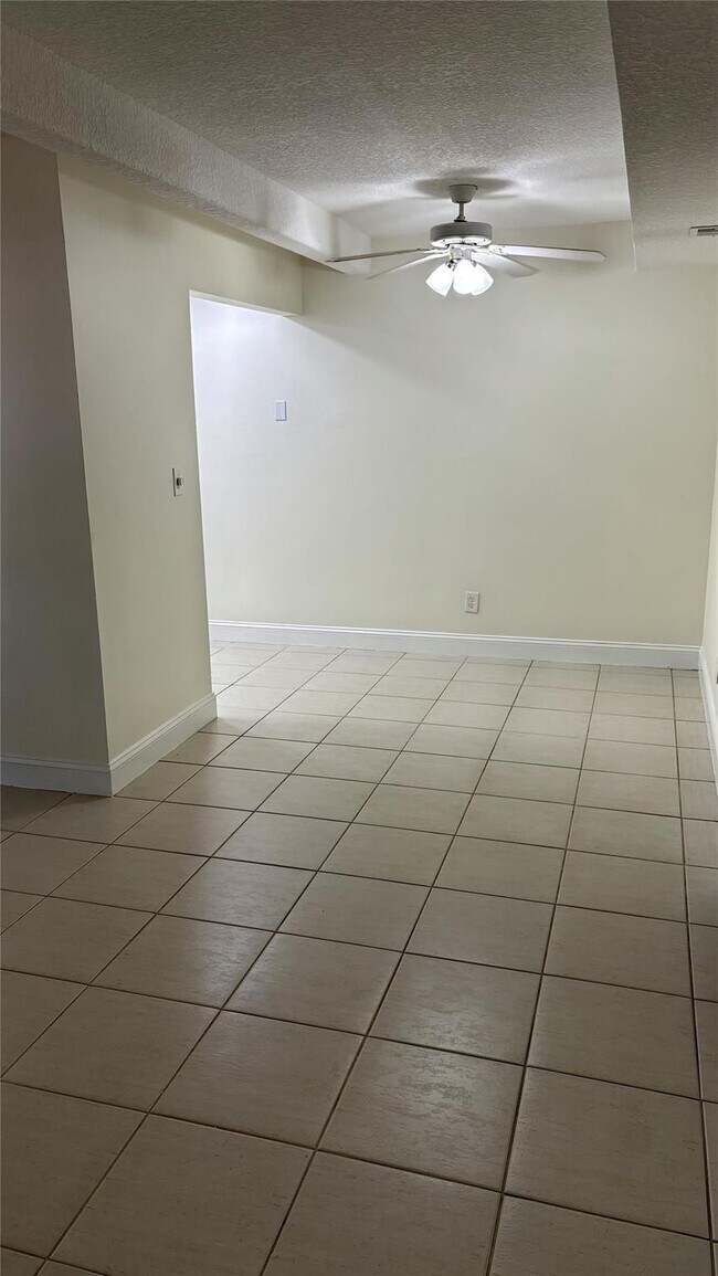 Building Photo - 1125 S Flagler Ave