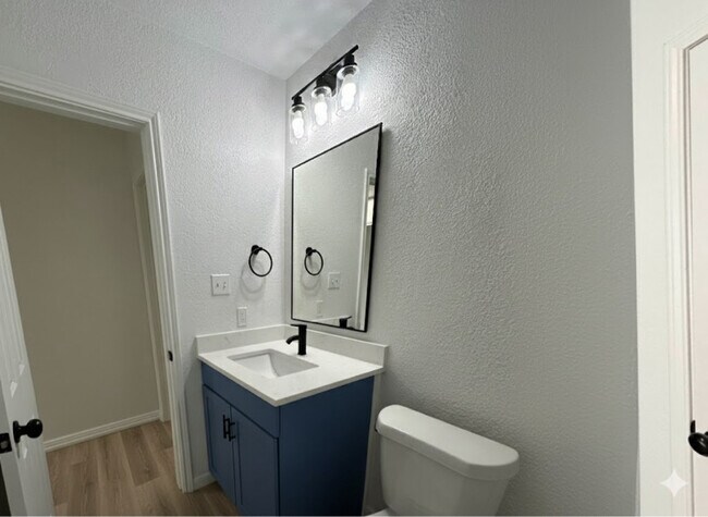 Building Photo - 2101 State Hwy 3