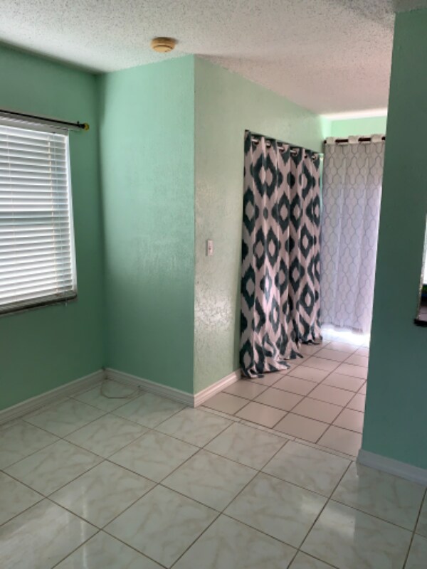Foto del edificio - 2138 19th Ave SW