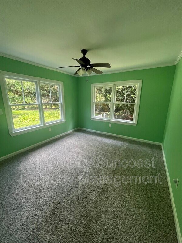 Foto del edificio - 645 N Mulberry St