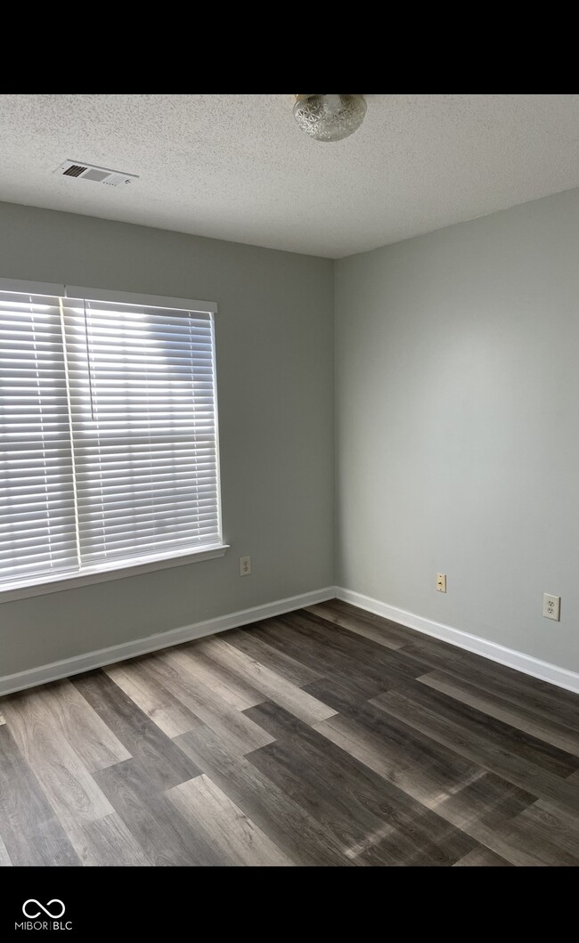 Building Photo - 12540 Majestic Way