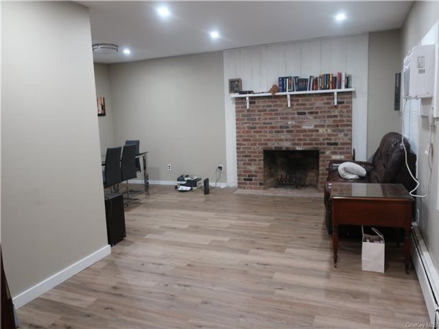 Foto del edificio - 47 Pine Brook Rd