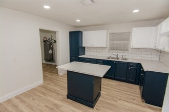 Building Photo - 10815 Ritow St