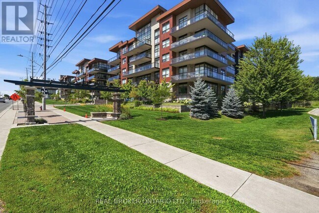 Building Photo - 1575 Lakeshore Rd W