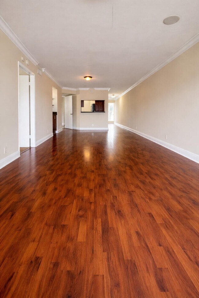 Building Photo - 2837 N Course Dr