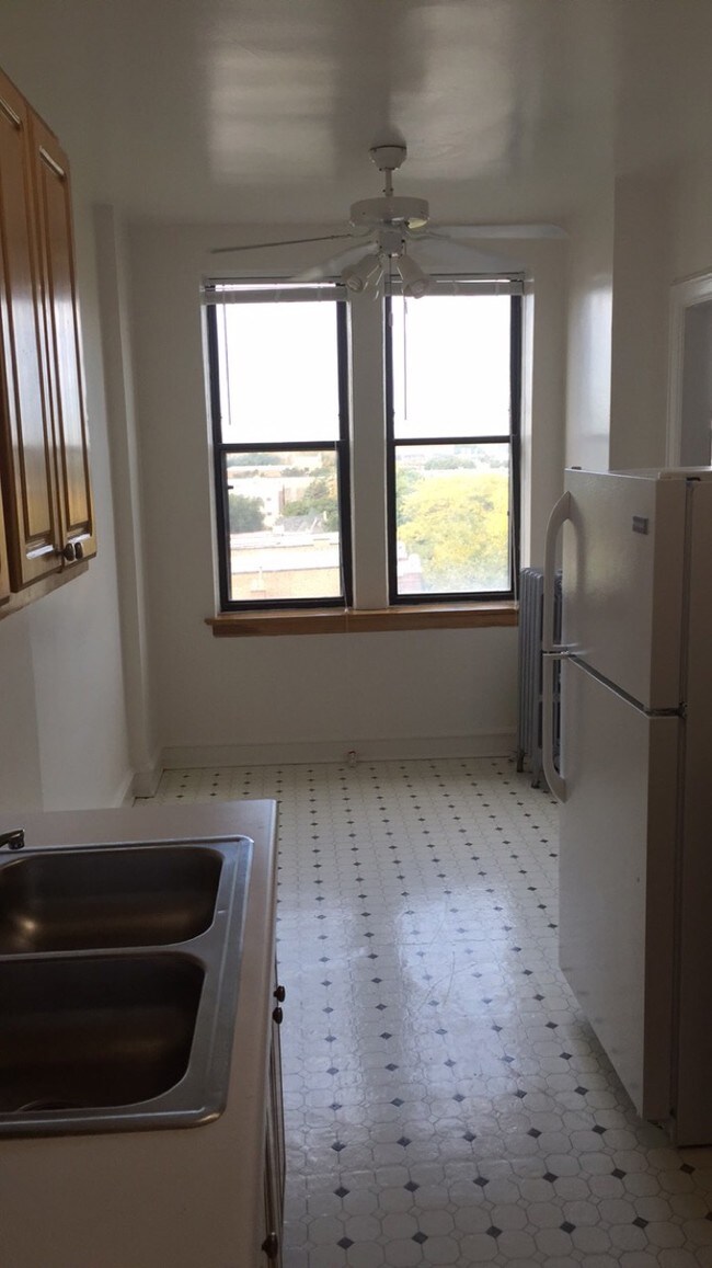 The Seville Apartments Apartments Chicago, IL