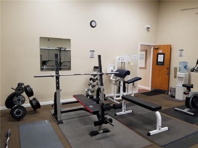 Building Photo - 430 Commodore Dr