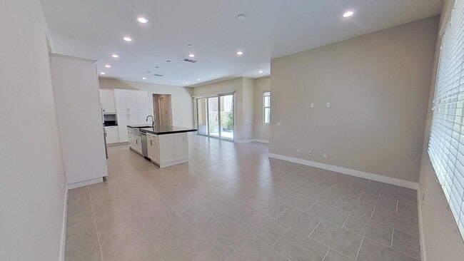Building Photo - Spacious 3 Bedroom 2.5 Bath Home in Irvine...