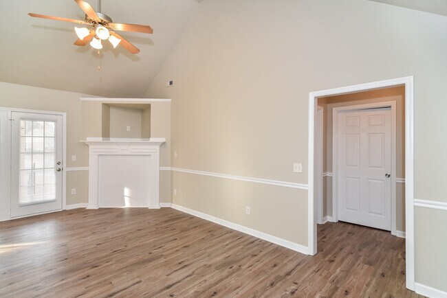 Foto del edificio - 237 Chestnut Oak Cir