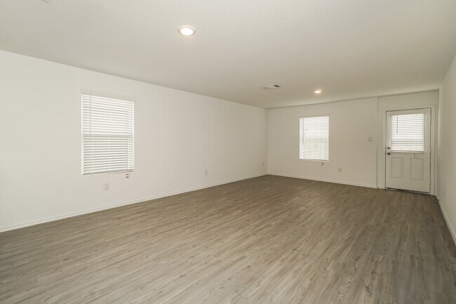 Building Photo - 8120 Nube Medina
