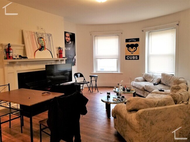 Building Photo - 9/1 Huge 4BR with deck in Packard's Corner!