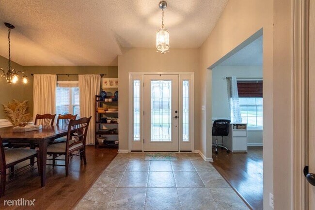 Building Photo - 3 br, 2 bath House - 12398 Wavyleaf Court