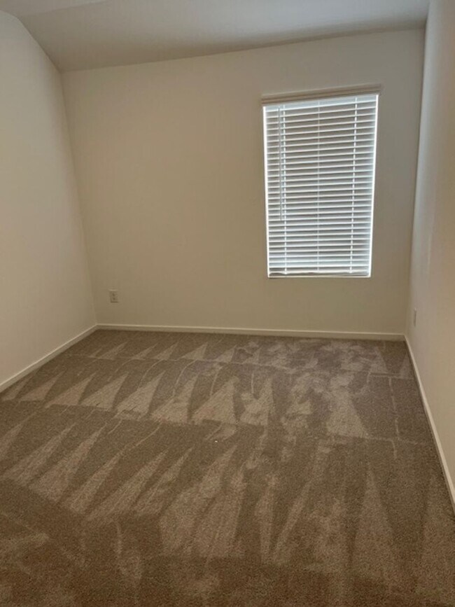 Foto del edificio - Charming 4BR Brand New House in League City