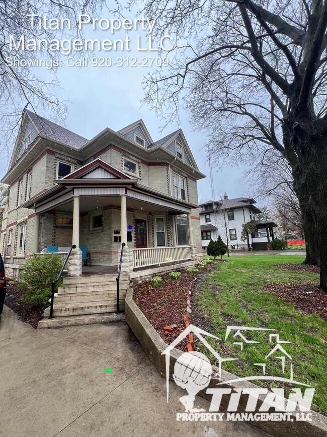 Building Photo - 343 E Division St