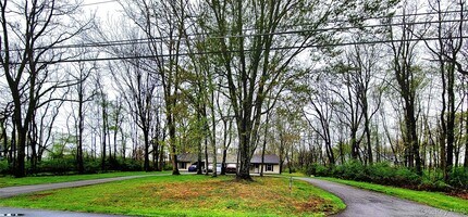 Building Photo - 71 E Searsville Rd